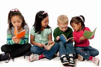four kids reading